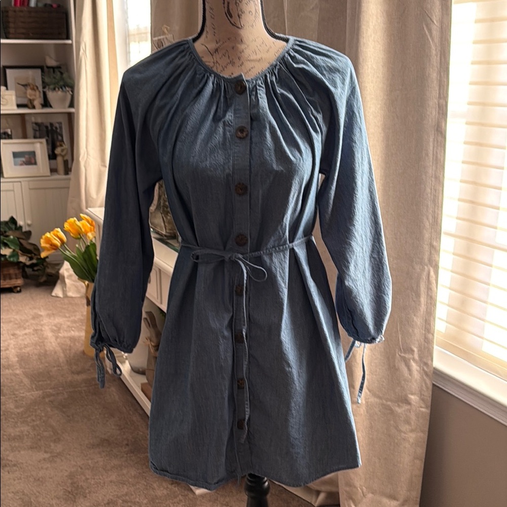 EUC J Crew Chmbray Blue Button-Down Dress with Belt in size XS.